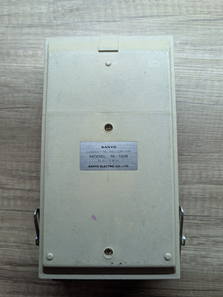 Касетний магнітофон диктофон SANYO М-138