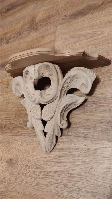 Ręcznie rzeźbiona półka konsolka