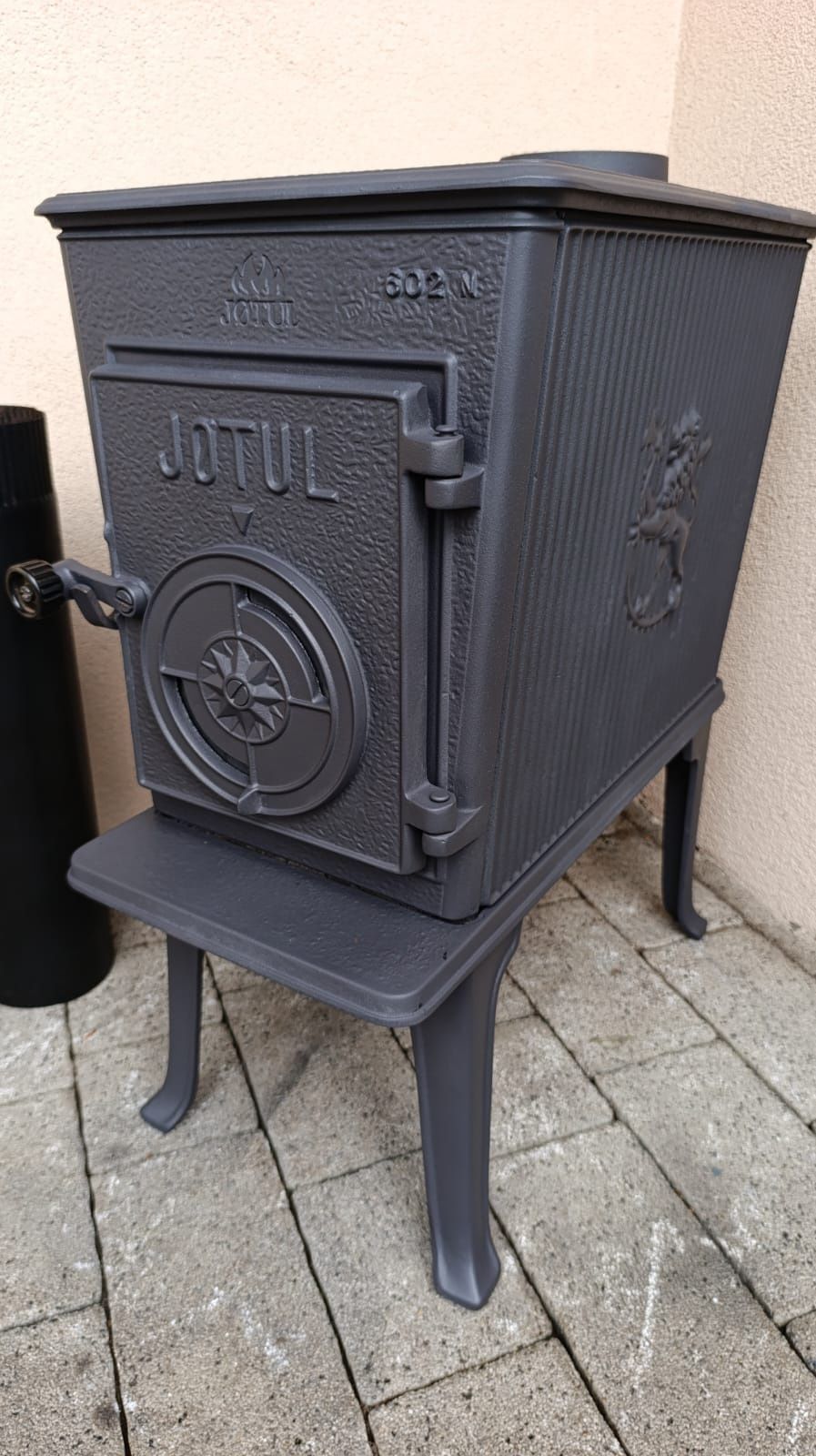 Kominek żeliwny wolnostojący Jotul Z Norwegii