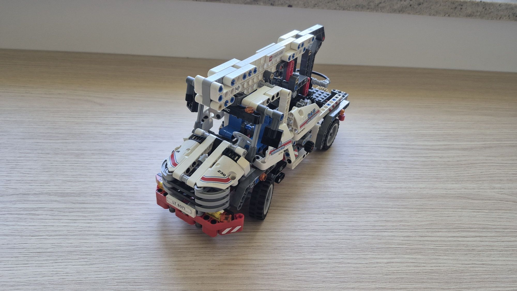 Lego technic 8071 podnośnik