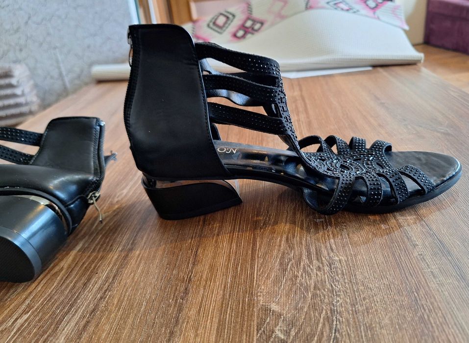 Sandały czarne typu rzymianki rozm. 39-40 NOWE!!!
