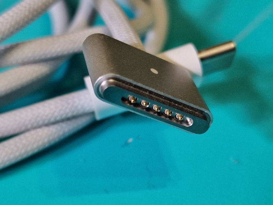 Кабель Apple USB-C to Magsafe 3 2 м (MLYV3ZM/A)
