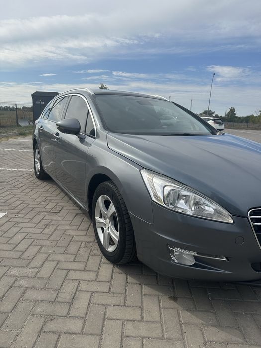 Peugeot 508 SW 2011