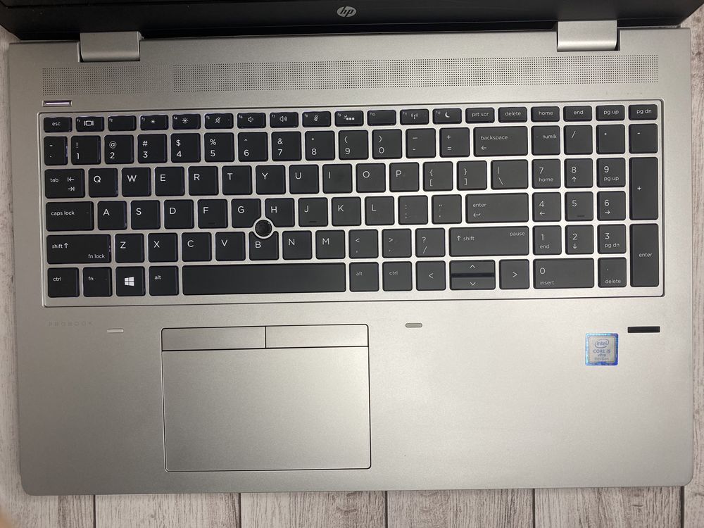 Hp ProBook 650 G4 15.6’ FHD ips i5-8350u 8/256