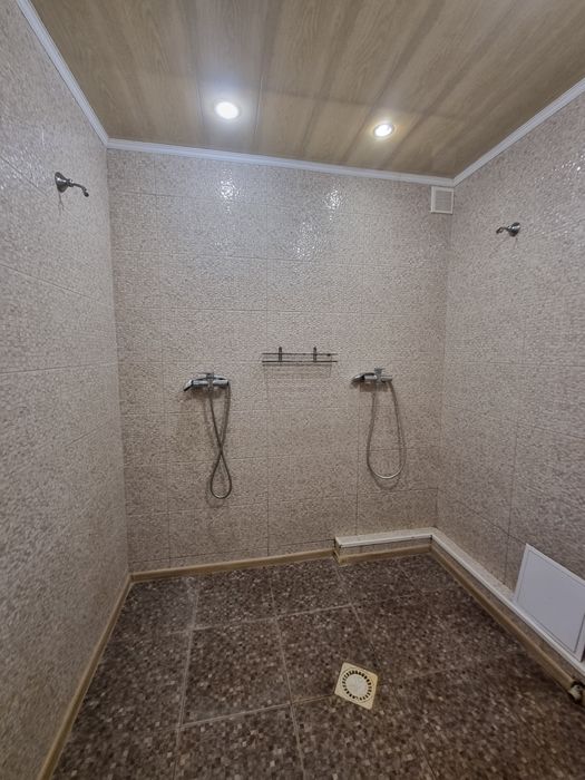 Фитнес зал с оборудованием