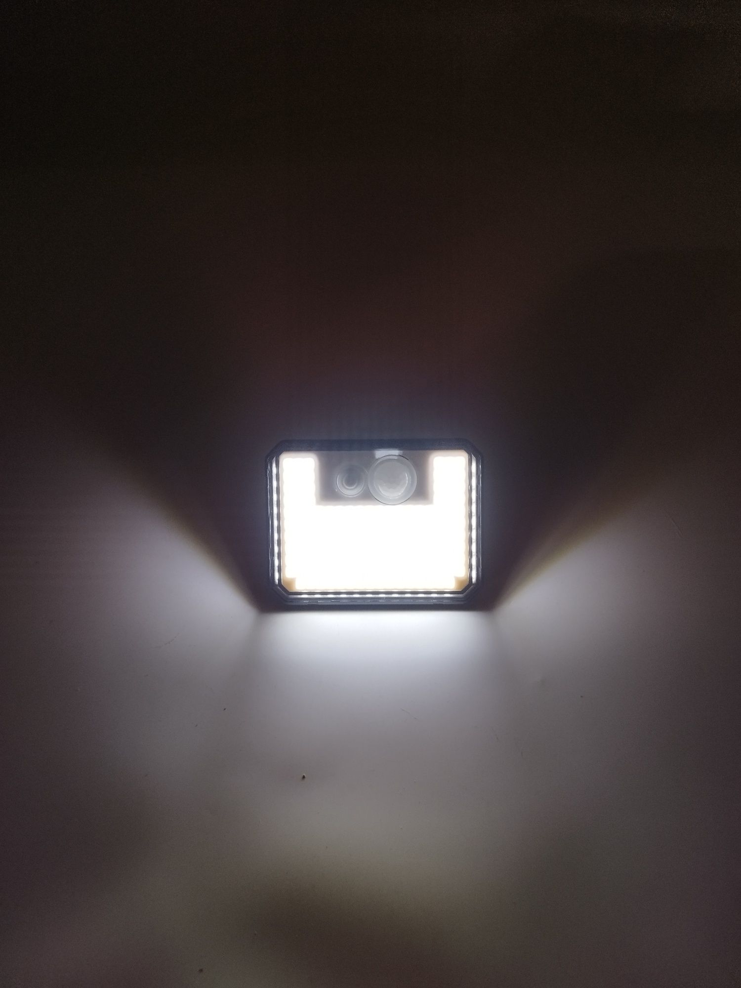 Oświetlenie solarne lampa LED 178led z czujnikiem