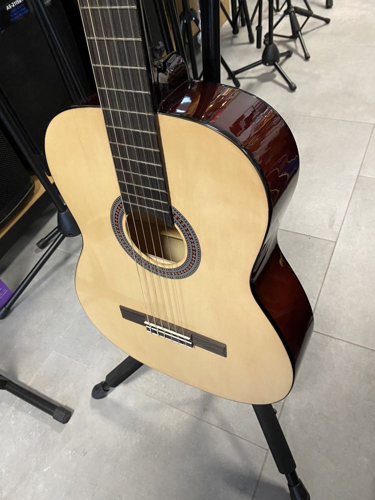 Granada Classic Guitar - gitara klasyczna 4/4
