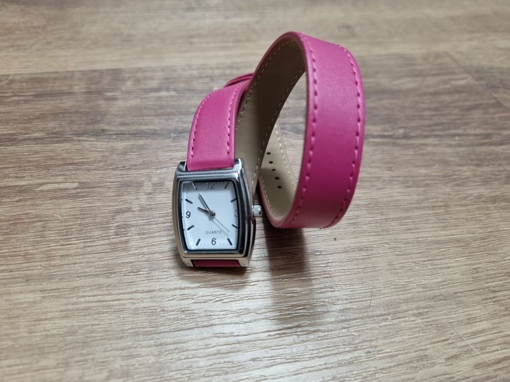Różowy zegarek Oriflame na podwójnym pasku
