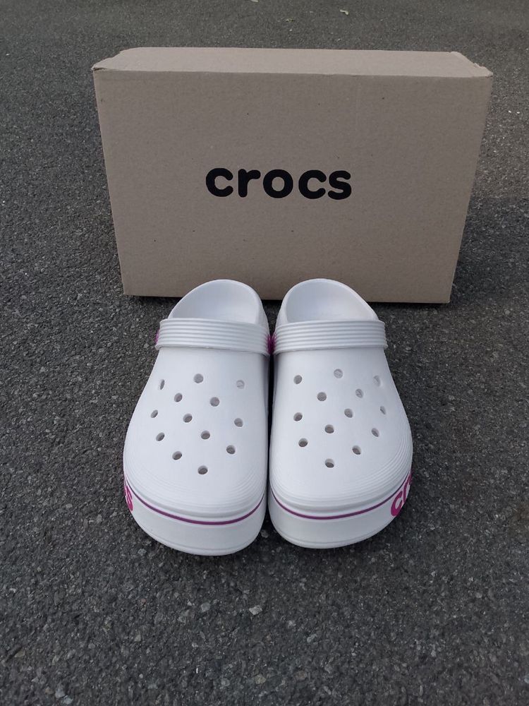 Шлепанцы Crocs женские Сабо кроксы пляжные белые Новинка 2024