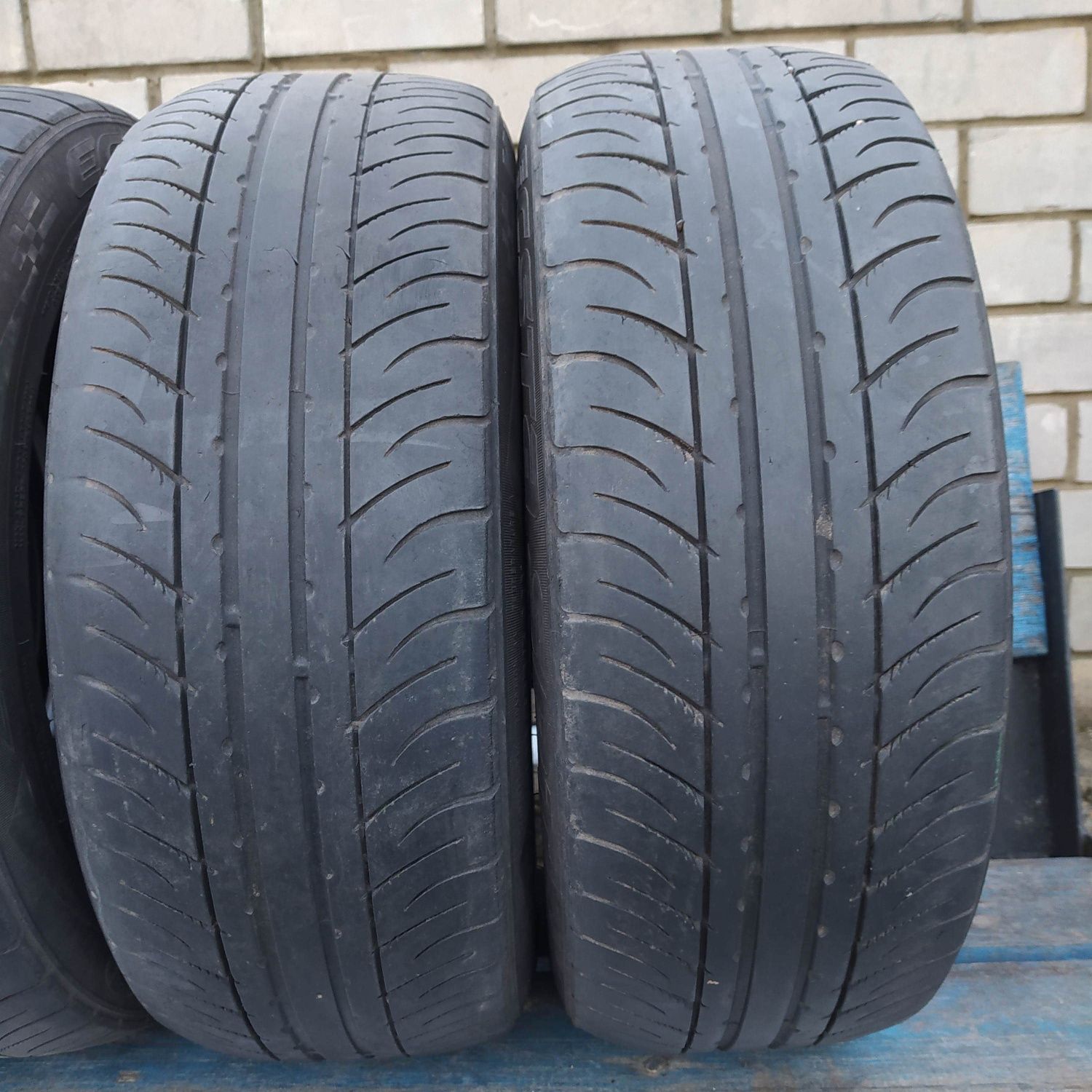 Комплект шин 185/55/R15 kumho ecsta spt