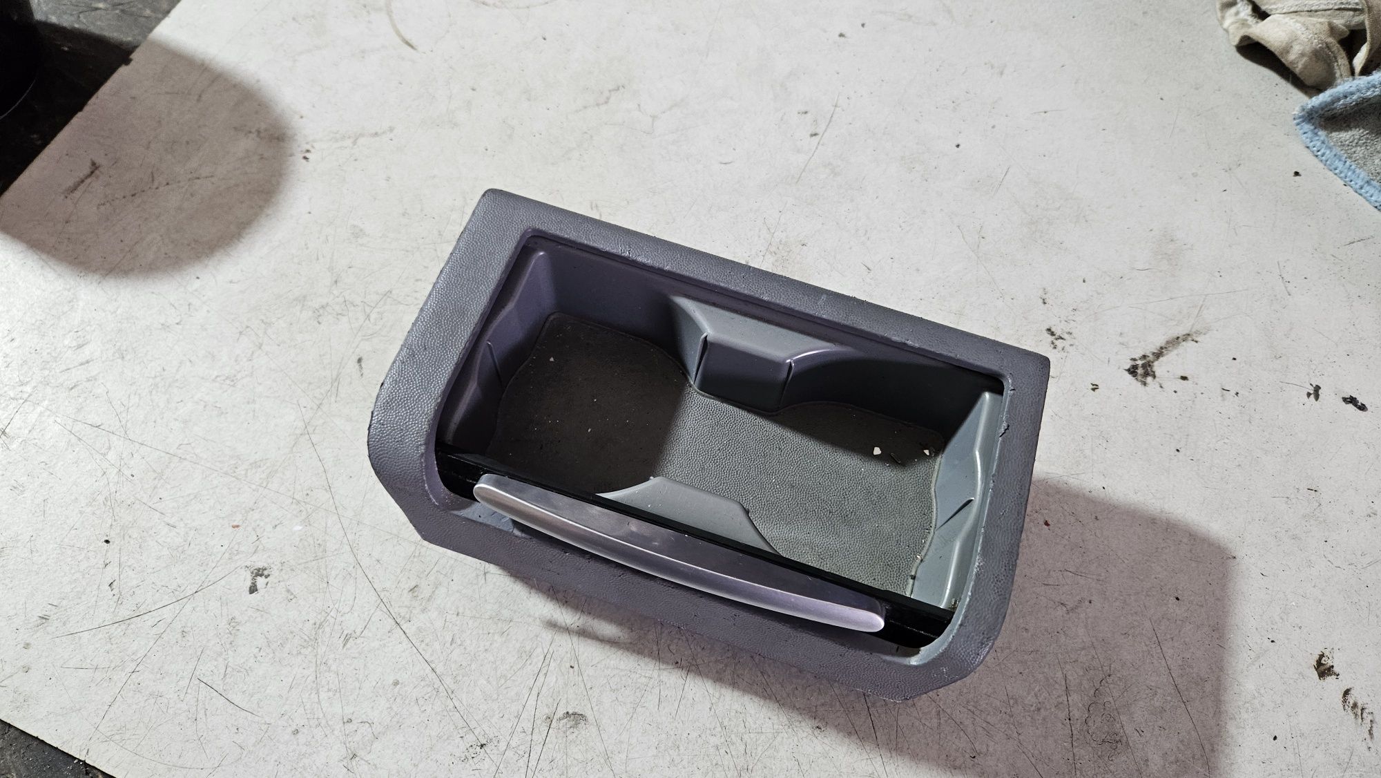 Schowek cupholder na kubki uchwyt roletka roleta vectra c signum europ