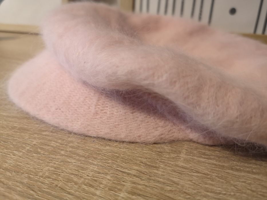 Beret, pudrowy  róż, angora