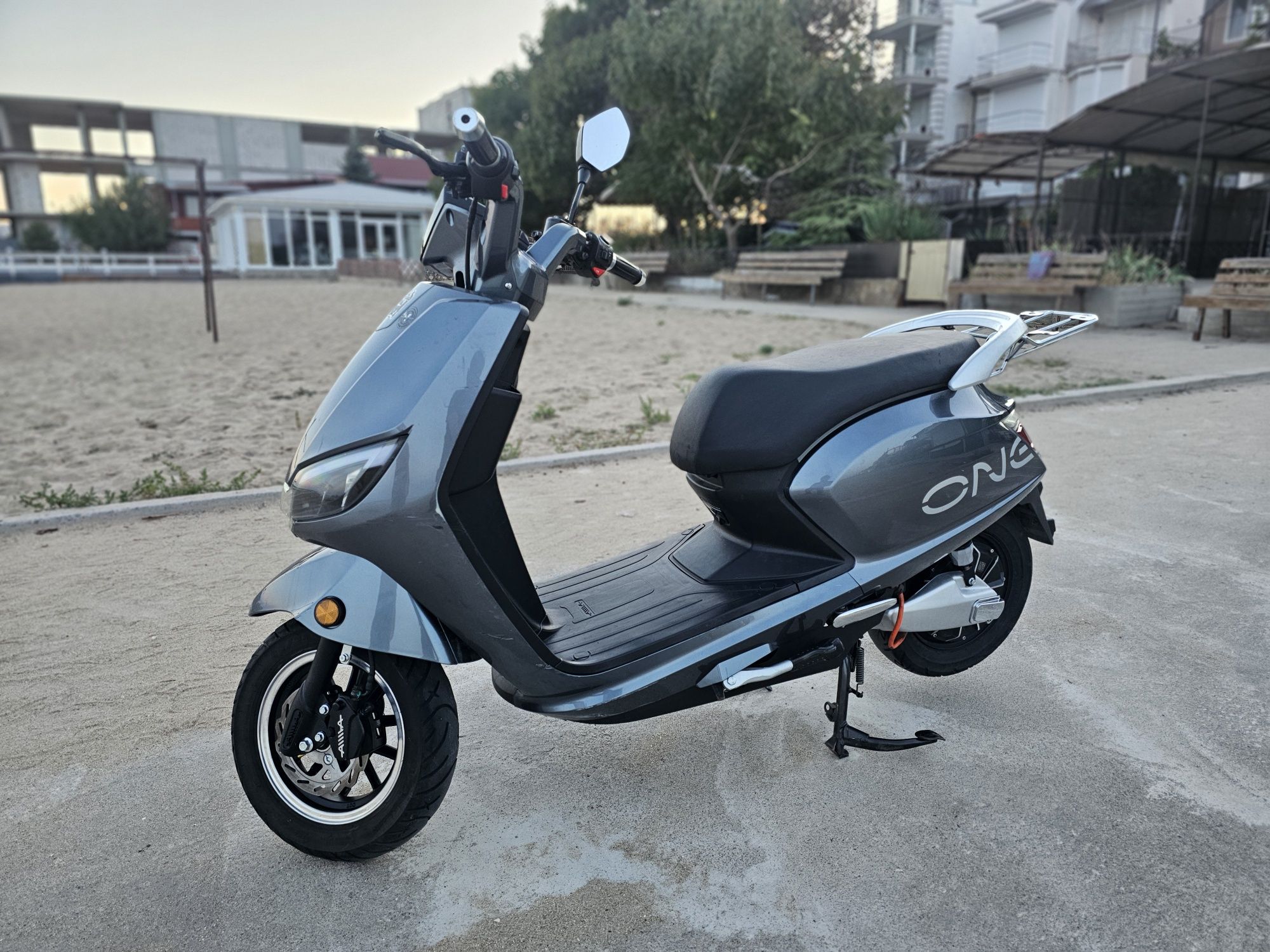 Электроскутер AIMA M3