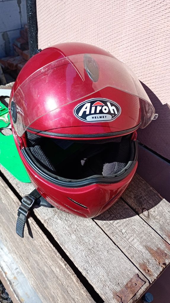 Продам шлем AIROH