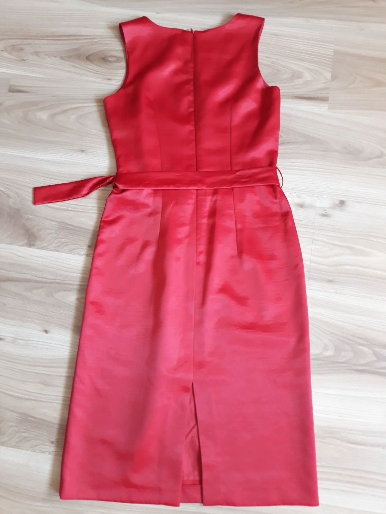 Piękna elegancka sukienka
