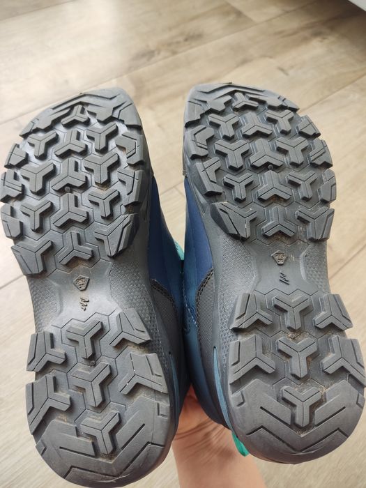 Черевики, кросівки, трекінгові, французької фірми QUECHUA 37 розмір