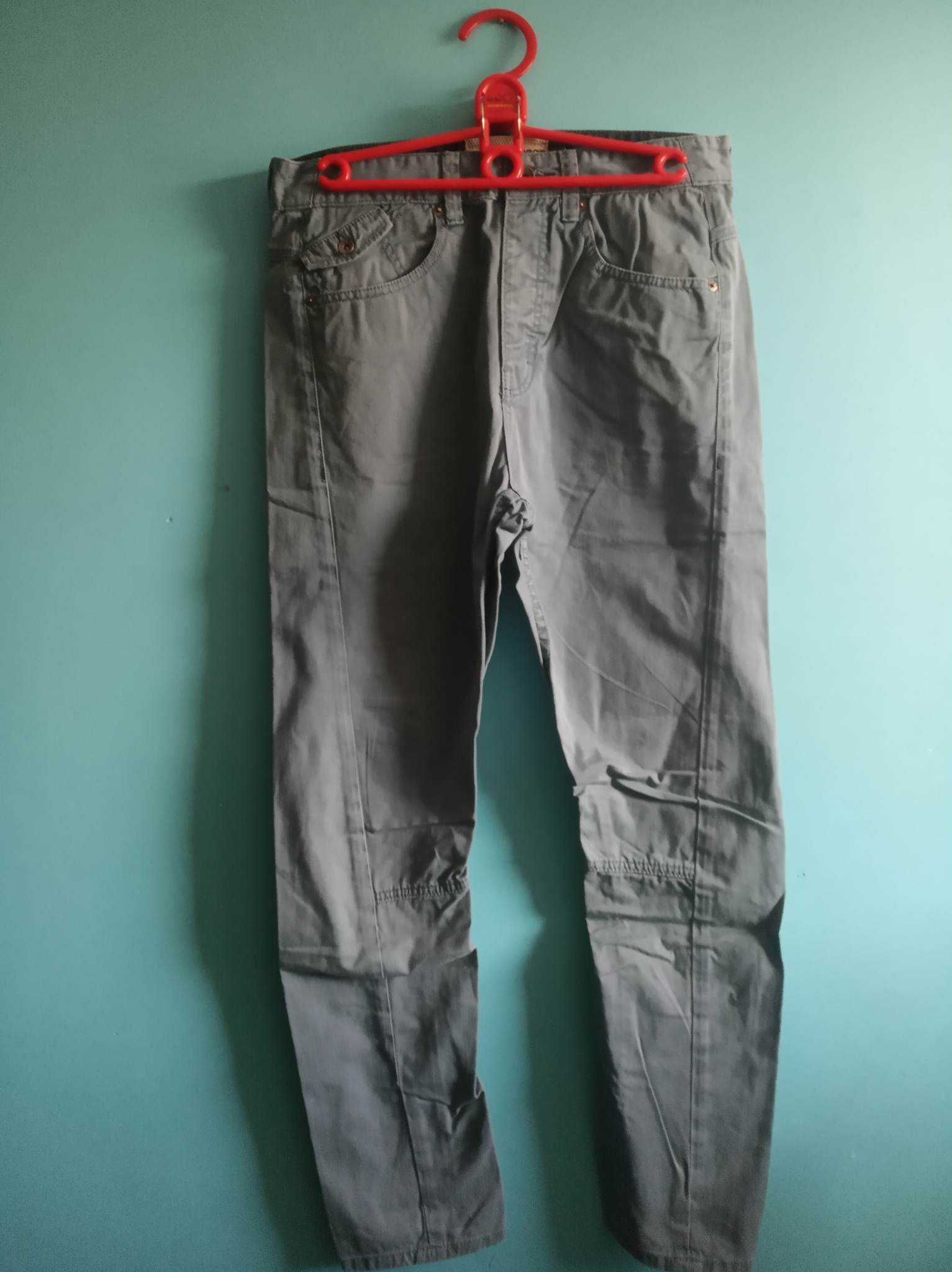 Spodnie materiałowe bawełniane typu skiny - L 32, M/L - "Topman".