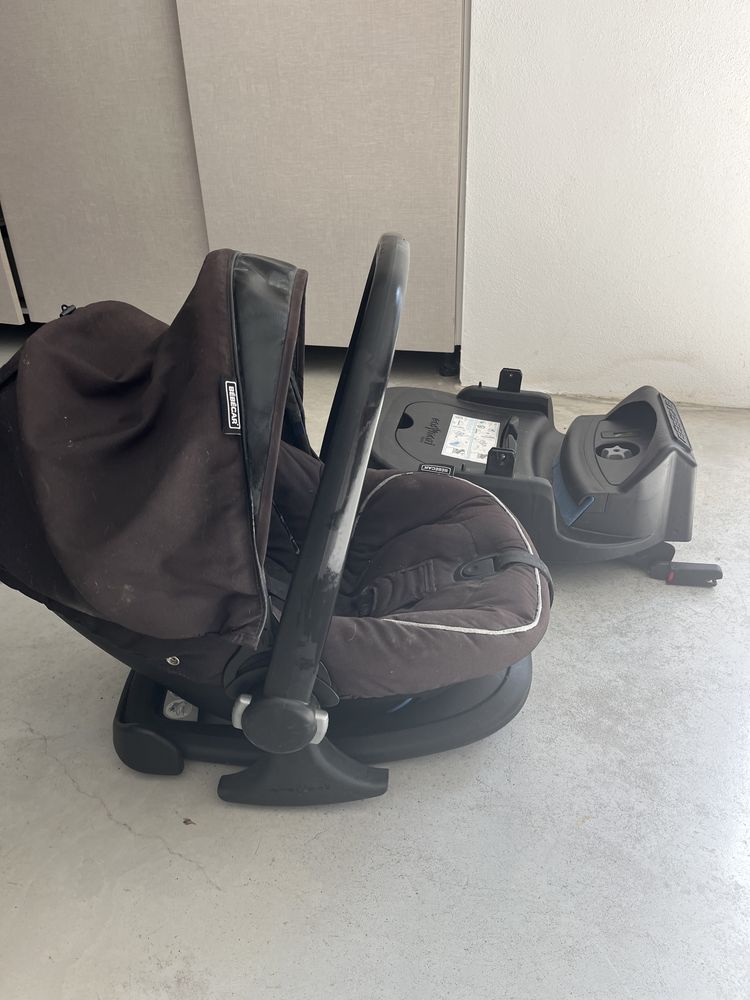 Carrinho BebeCar com ovo e base isofix para automovel
