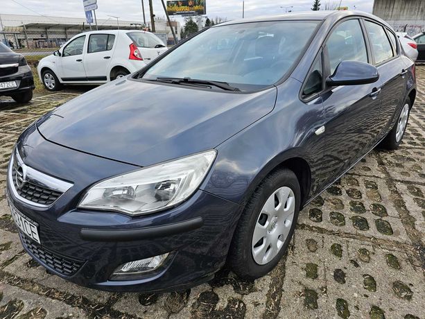 Opel ASTRA IV 4 J 2009 1,4 benz 101 kM 5 d klimatry  ZAREJESTROWANA