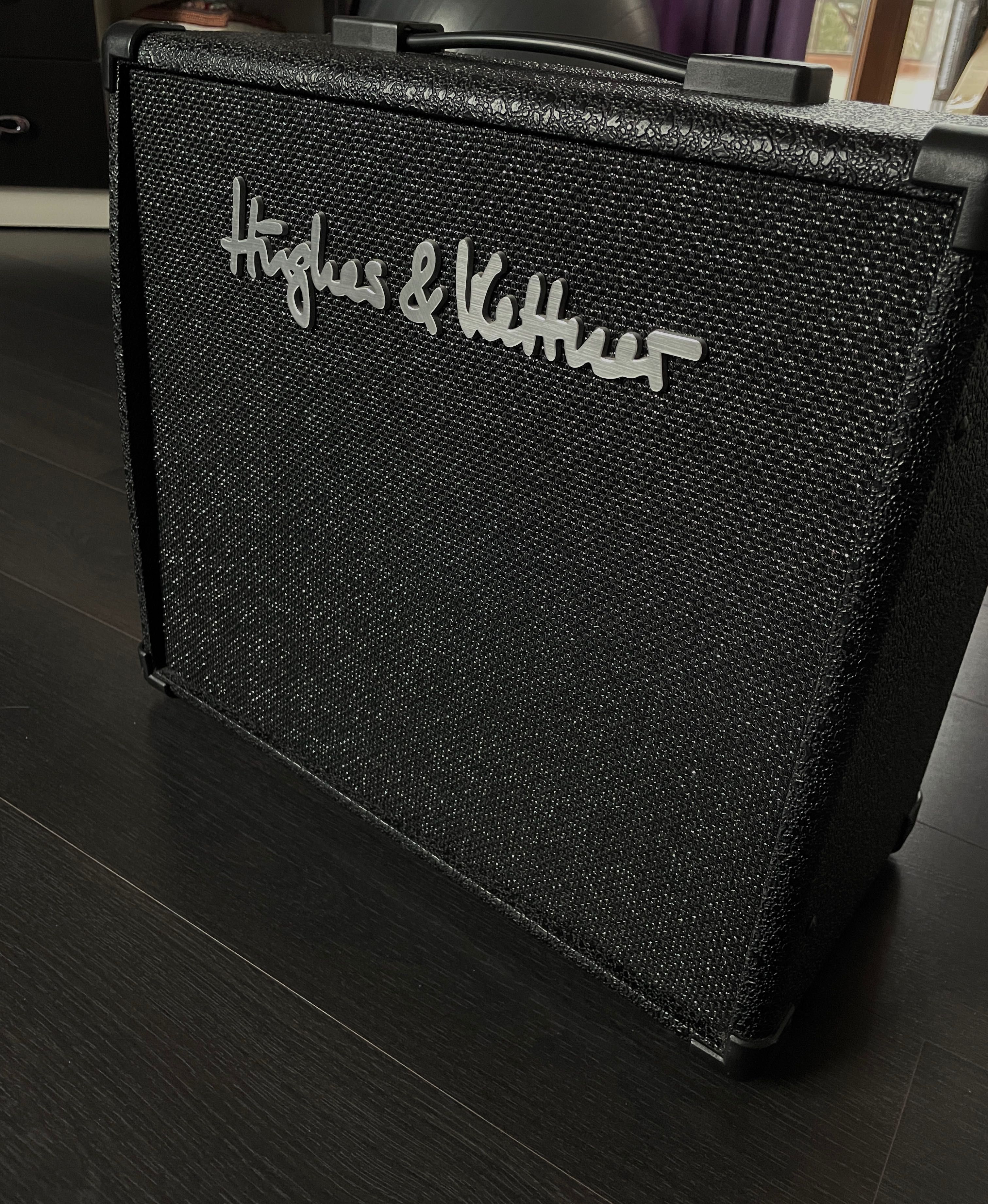 Комбоусилитель Hughes & Kettner Edition Blue 30 DFX для электрогитары.