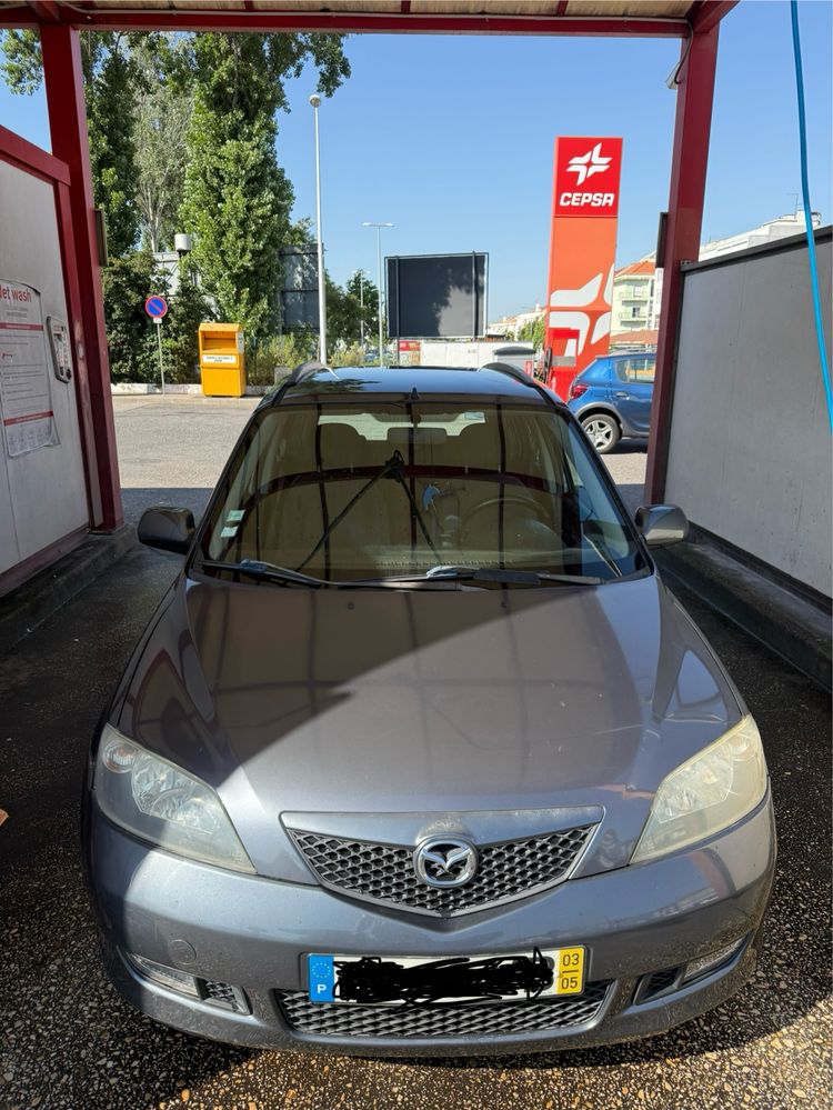 Carro Mazda 2