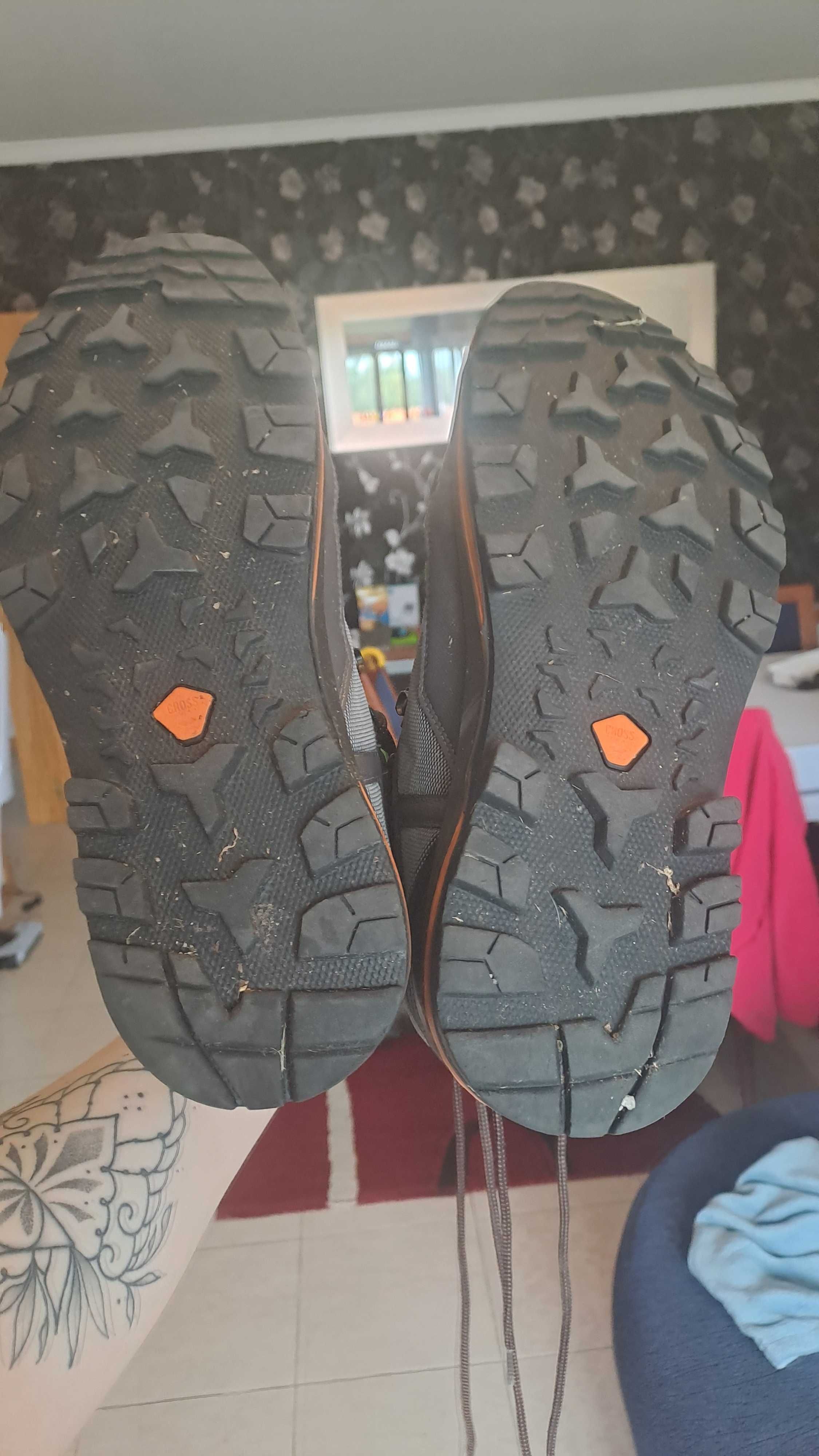 Botas Impermeáveis Forclaz MT 100