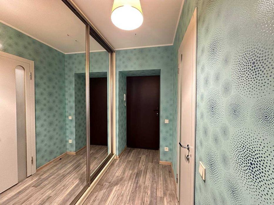 Простора та тепла 1 кімн квартира ЖК Садовий біля метро Лівобережна