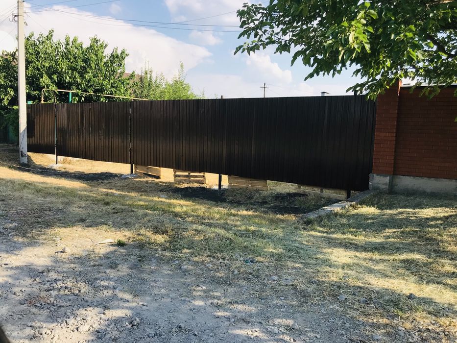 Монтаж забора с профлиста,3д сетки и еврозабор