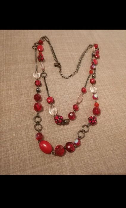 Colar comprido vermelho