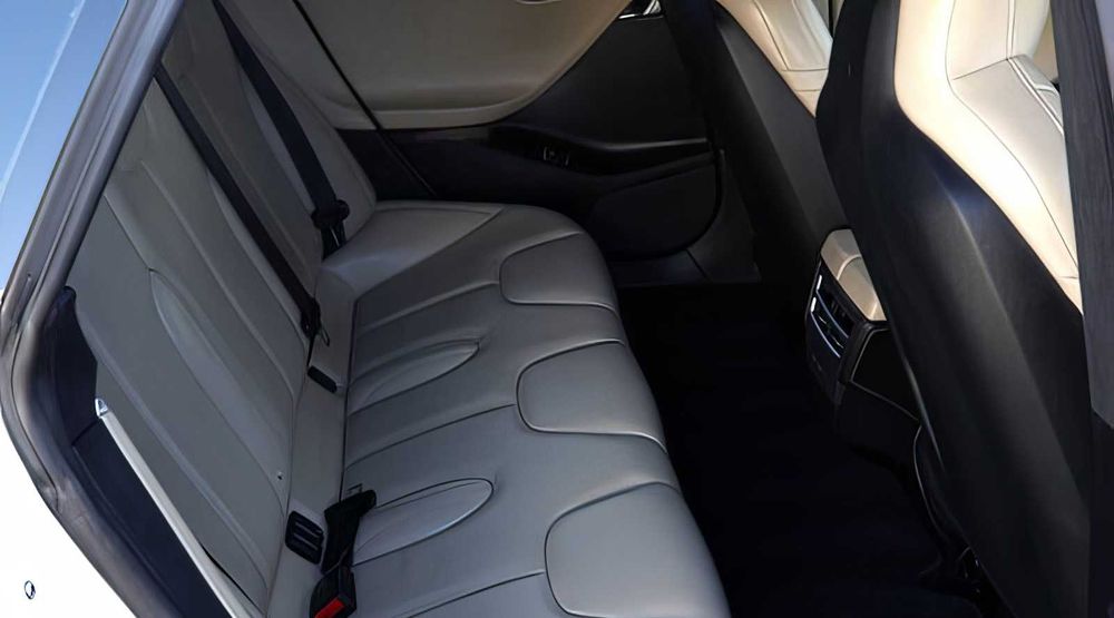 Tesla Model S      2016