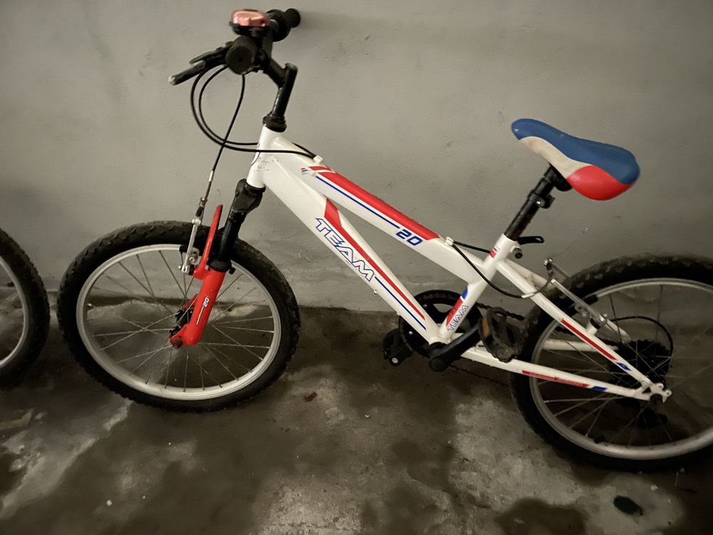 Bicicleta de crianca em excelente estado, roda 20, com mudancas!