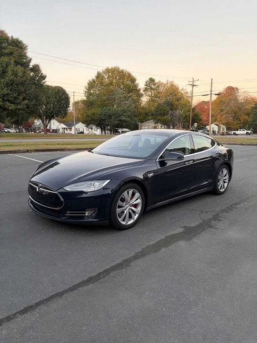Tesla Model S P85      2014