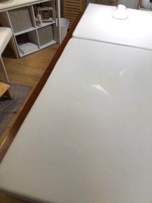 Marquesa com abertura das laterais em madeira  Spa