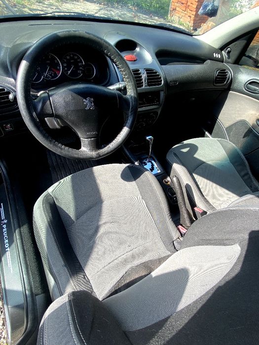 Продам I Peugeot 206 .
