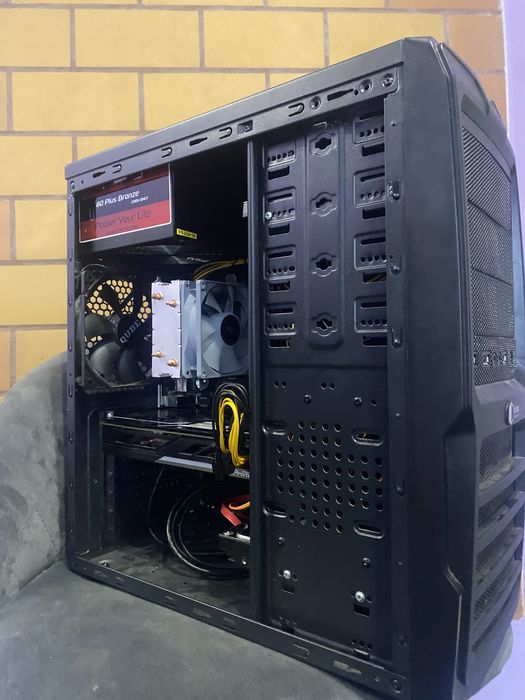 Компʼютер на ryzen 5 3600,R9 380x 4 гб, 550w, 16 ОЗУ, 320+160 HDD,