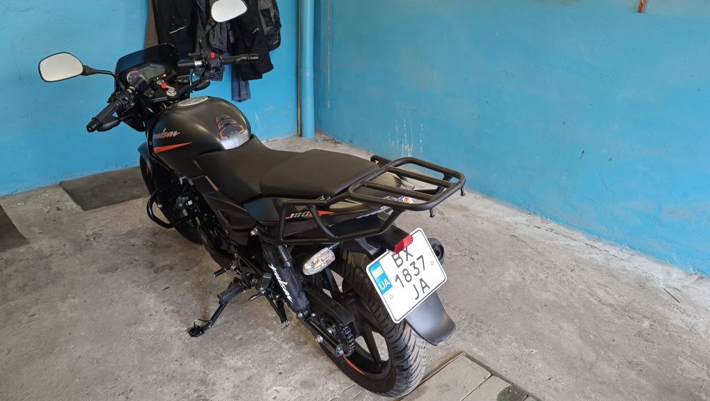 Bajaj Pulsar 180