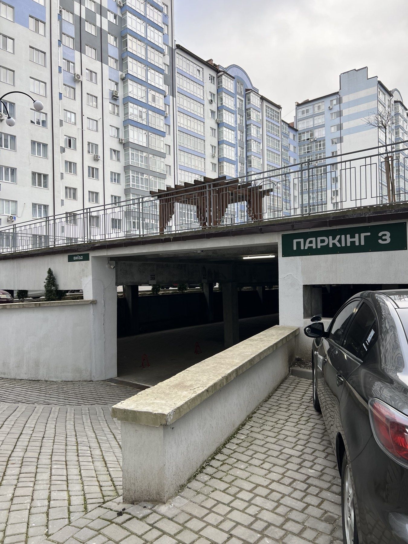 Оренда паркомісця