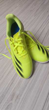 Buty piłkarskie halówki adidas 46