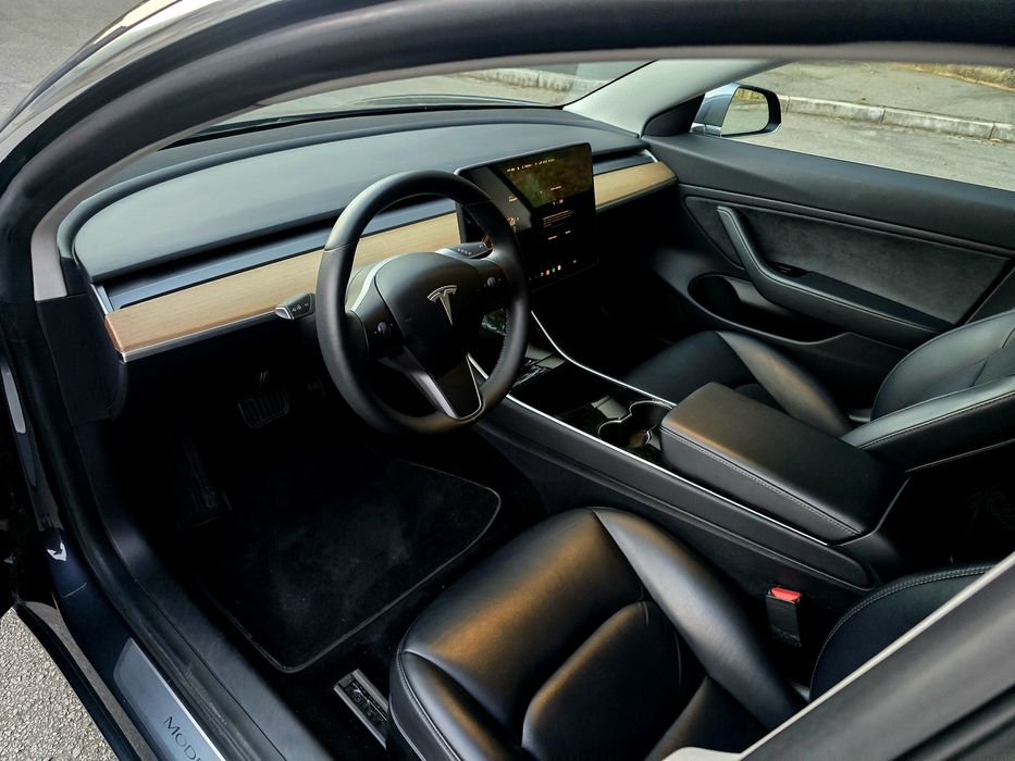 Tesla model 3 SR