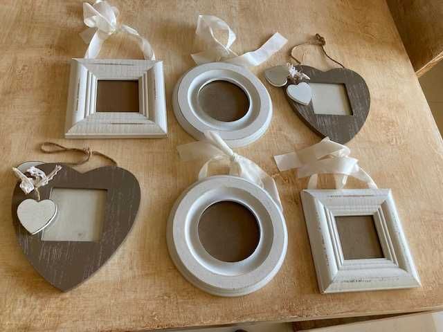 2 cabides em formato coração + 6 molduras