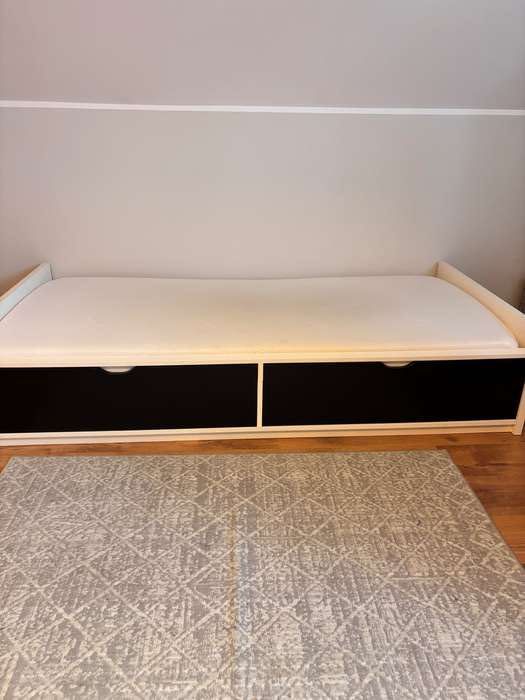 Łóżko jednoosobowe