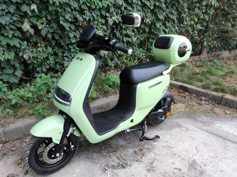 Электроскутер Crosser-мощный и надёжный партнёр для поездок 1000W 24Ah