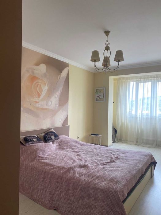 Здається в оренду 3-кімнатна квартира в районі Росвигово.