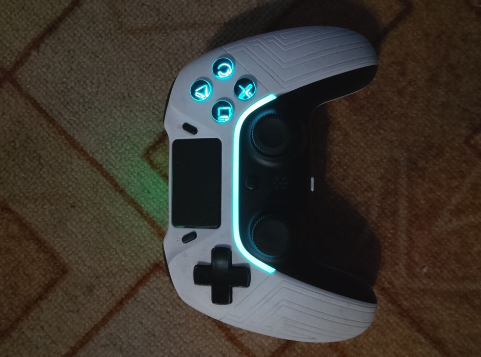 Продам джойстик PS4 Cobra