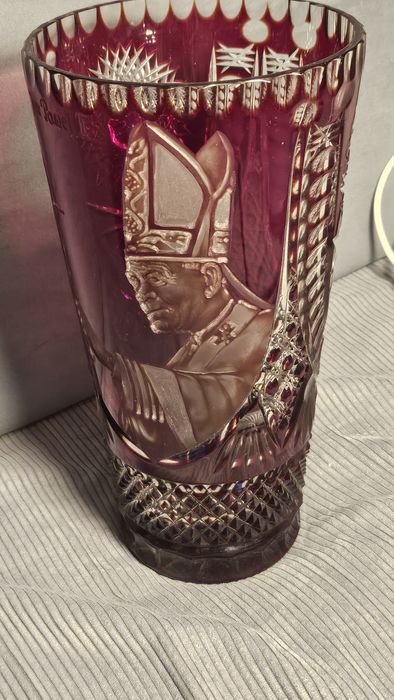 Kryształowy wazon, Jan Paweł II, papież, kryształ rubin, burgund