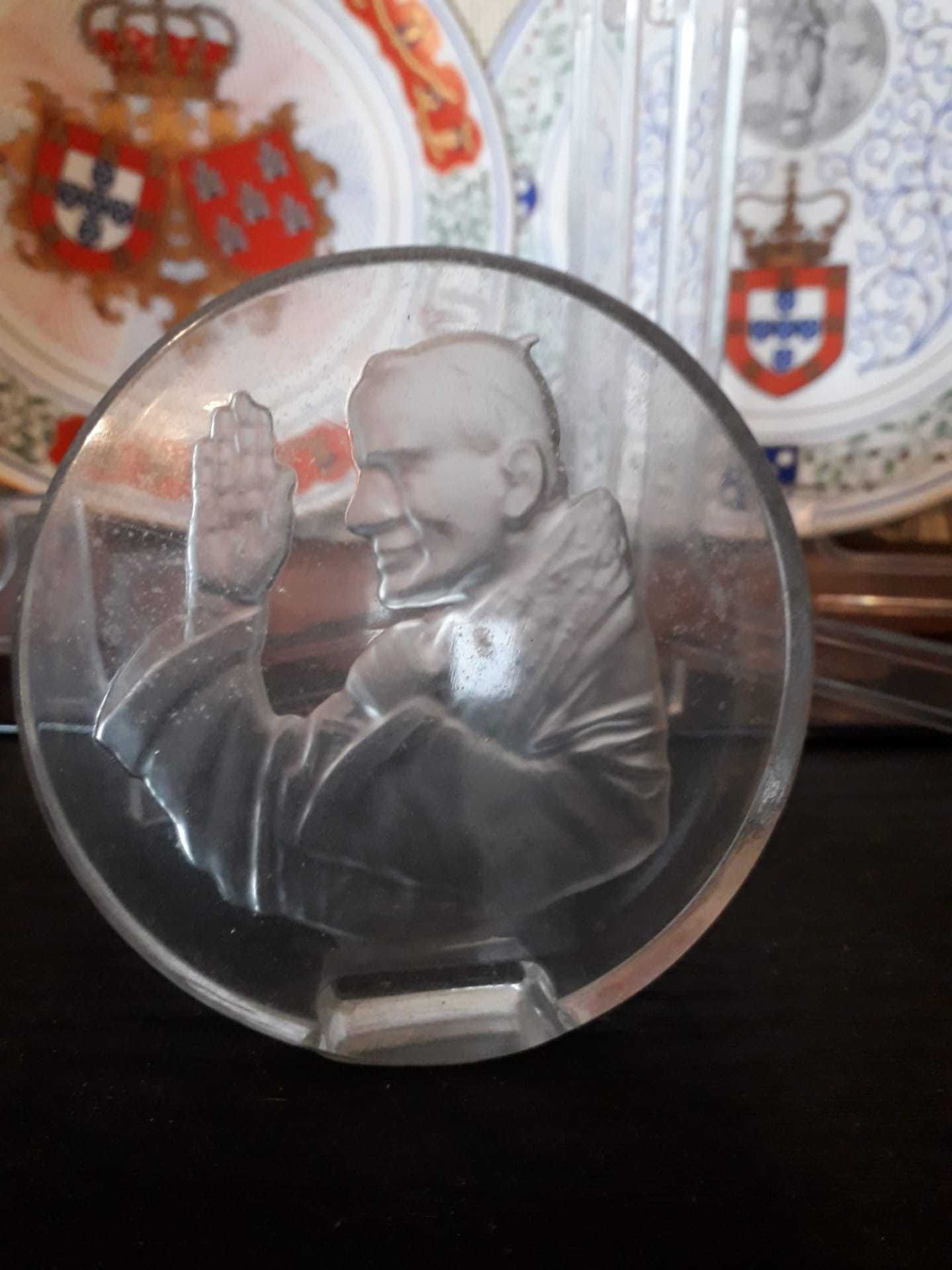 medalha do papa em cristal