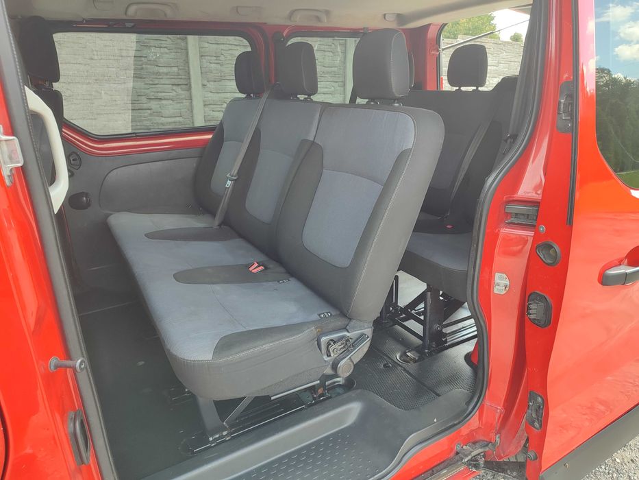 Opel vivaro  9- cio osobowy 2015 rok