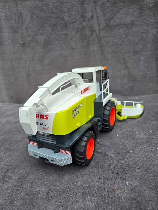 Bruder Kombajn Claas Jaguar 900