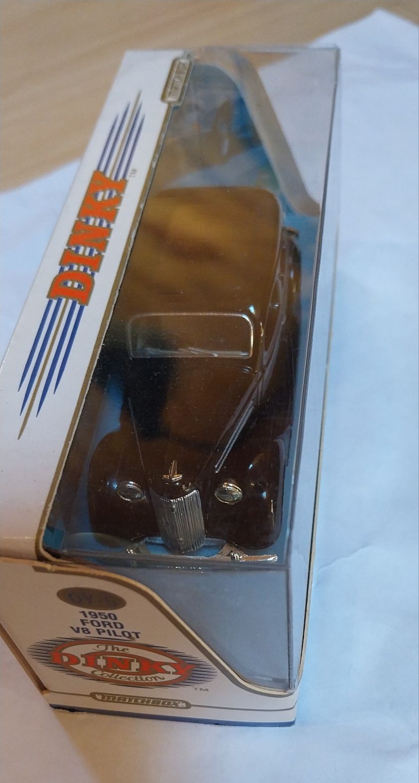 Miniatura antiga Matchbox Dinky Ford V8 Pilot