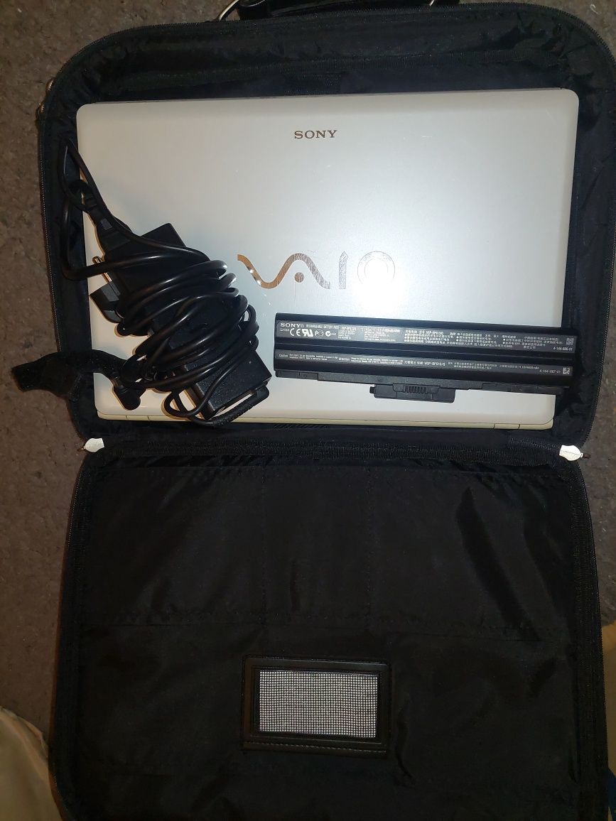 Sony Vaio PCG-61412M i3 4GB